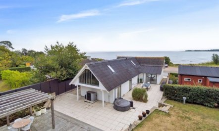 'Rusalina' - 20m from the sea