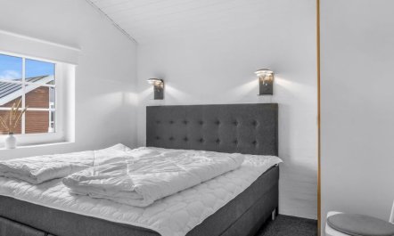 'Amber' - 300m from the sea 5