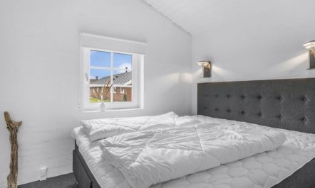 'Amber' - 300m from the sea 4