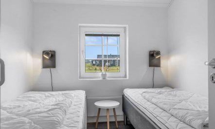 'Amber' - 300m from the sea 1