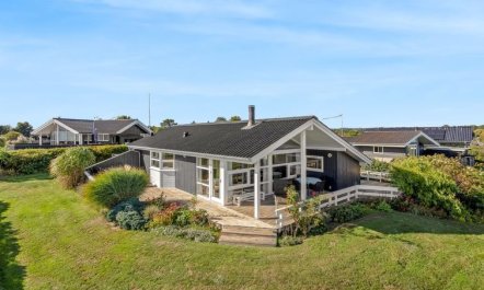 'Tjarven' - 350m from the sea