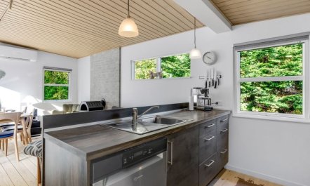 'Cornel' - 300m from the sea 6