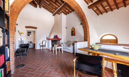 The Tuscan Outlook 4