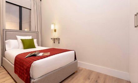 Gateway to Seville 4