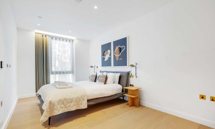 A Contemporary Touch 7