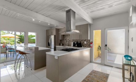 Sun's Warmth Retreat 8