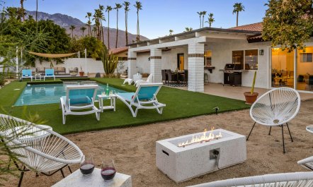 Stardust Poolhouse 3