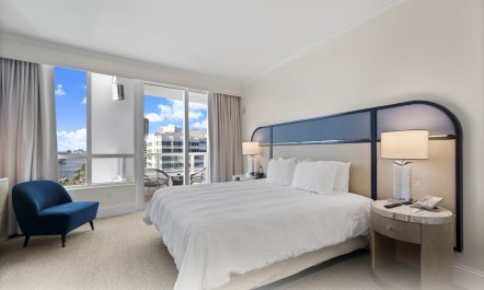 Sapphire Suite 7