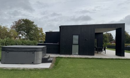 'Barnet' - 180m to the fjord 1