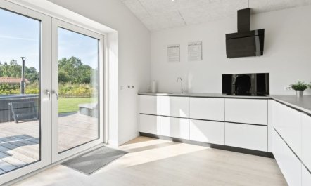 'Harri' - 400m from the sea 6