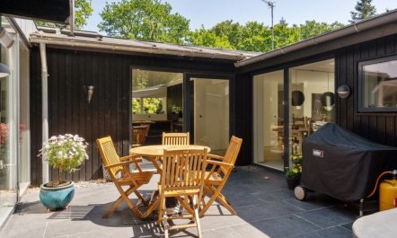 'Kennet' - 30m from the sea 7