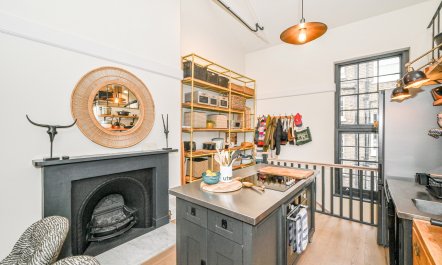 The Royal Entrance 5