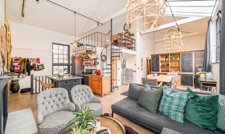 The Royal Entrance 2