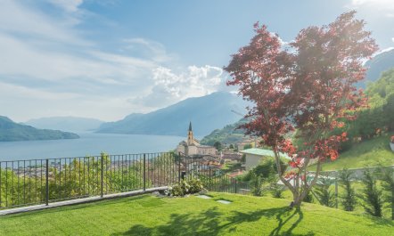 The Lakeside Corner 3