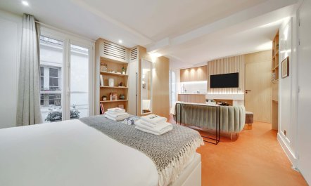 A Passage in Paris 4