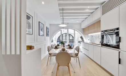 Between Two Gardens 6