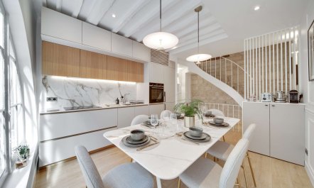 Between Two Gardens 8