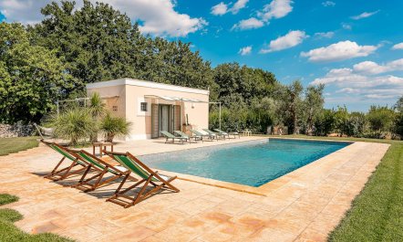 White Village Escape 3