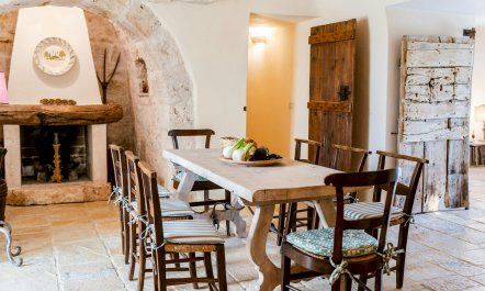 White Village Escape 7