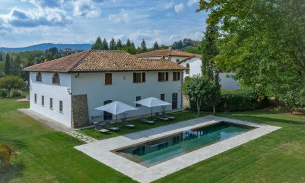 In the Tuscan Hills 4