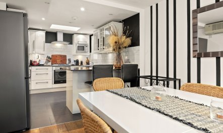 Marble Arch Hideaway 0