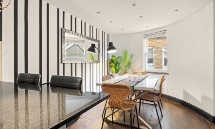 Marble Arch Hideaway 7