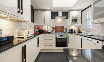 Marble Arch Hideaway 1