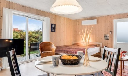 'Tekla' - 75m from the sea 2