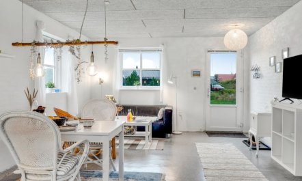 'Sylvana' - 75m from the sea 2