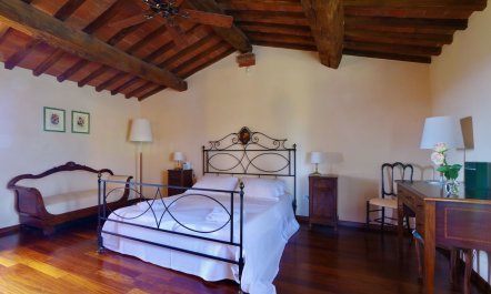 Charming Crimson Haven 8