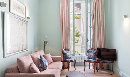 Leafy Parisian Residence