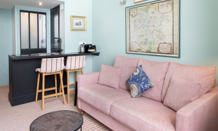 Leafy Parisian Residence 2