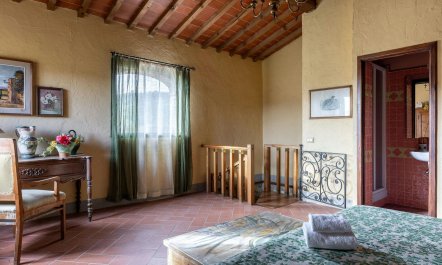 Timeless Tuscan Cottage 6