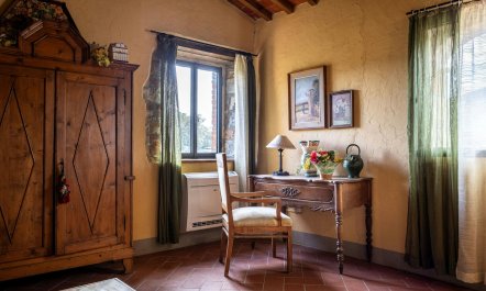 Timeless Tuscan Cottage 7