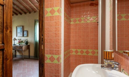 Timeless Tuscan Cottage 9