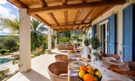 Sea Views & Lemon Trees 2