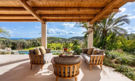 Sea Views & Lemon Trees 1