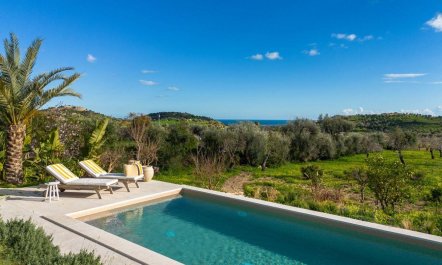 Sea Views & Lemon Trees 4