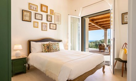 Sea Views & Lemon Trees 9