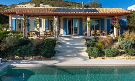 Sea Views & Lemon Trees