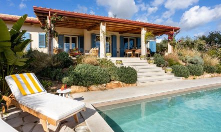 Sea Views & Lemon Trees 3