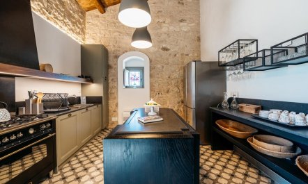 Vibrant Sicilian Beauty 5