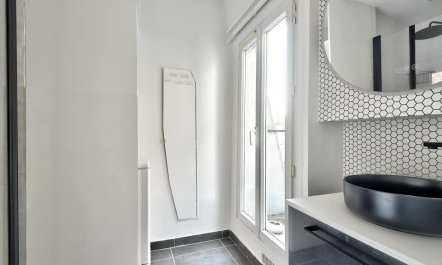 Steps to Sacré-Coeur 9