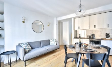 Steps to Sacré-Coeur 2