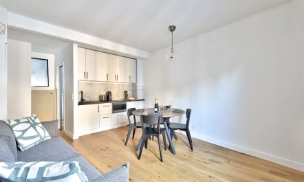 Steps to Sacré-Coeur 3