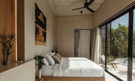 Crystal Blue Shores 8