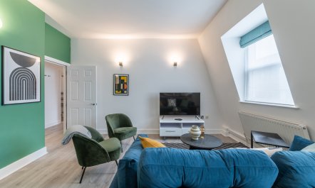 Tower Bridge Belle 4