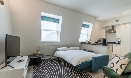 Tower Bridge Belle 3