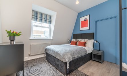 Tower Bridge Belle 8