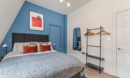 Tower Bridge Belle 1